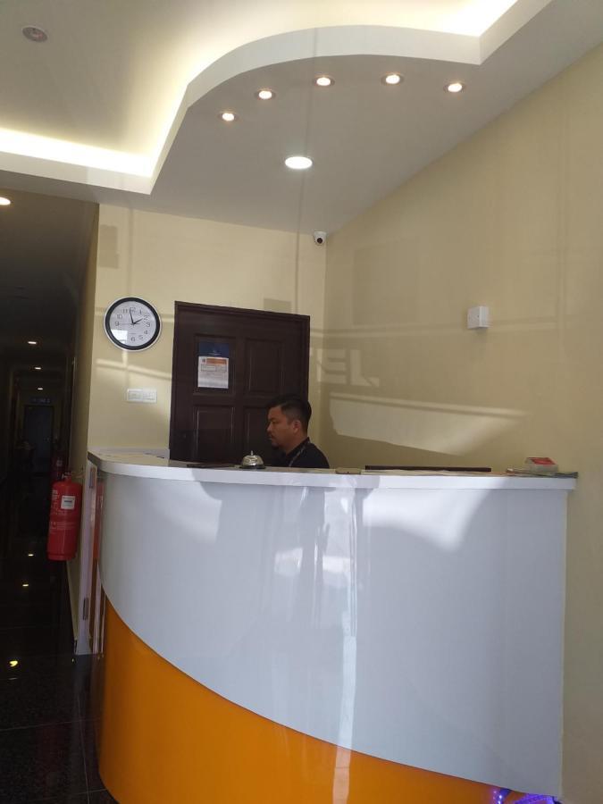 เฮนเตียน โฮเทล กาจัง Hotel ภายนอก รูปภาพ